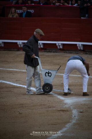 DSC_0082-2 DSC 0082 2 683x1024 | Toros en la mancha